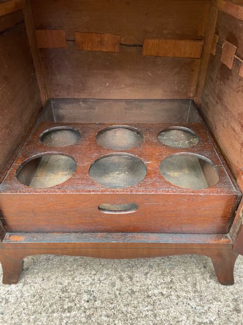 ELEGANT LATE C18TH GEORGE III PERIOD MAHOGANY ETAGERE OF UNUSUAL FORMAT - ADDITIONAL PHOTO 6
