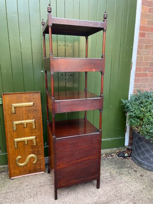 ELEGANT LATE C18TH GEORGE III PERIOD MAHOGANY ETAGERE OF UNUSUAL FORMAT - ADDITIONAL PHOTO 16
