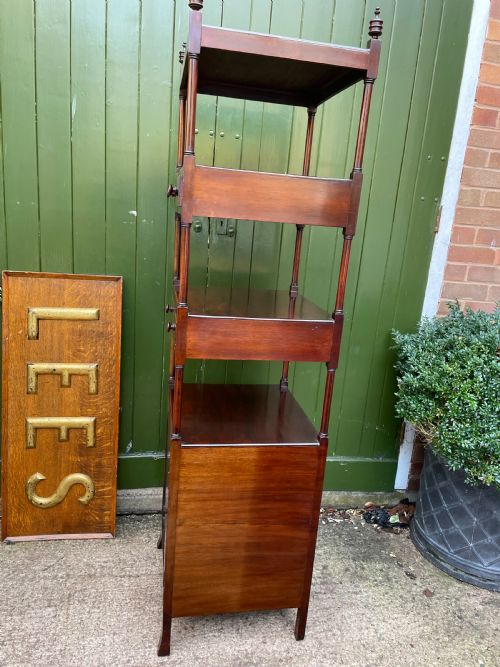 ELEGANT LATE C18TH GEORGE III PERIOD MAHOGANY ETAGERE OF UNUSUAL FORMAT - ADDITIONAL PHOTO 17