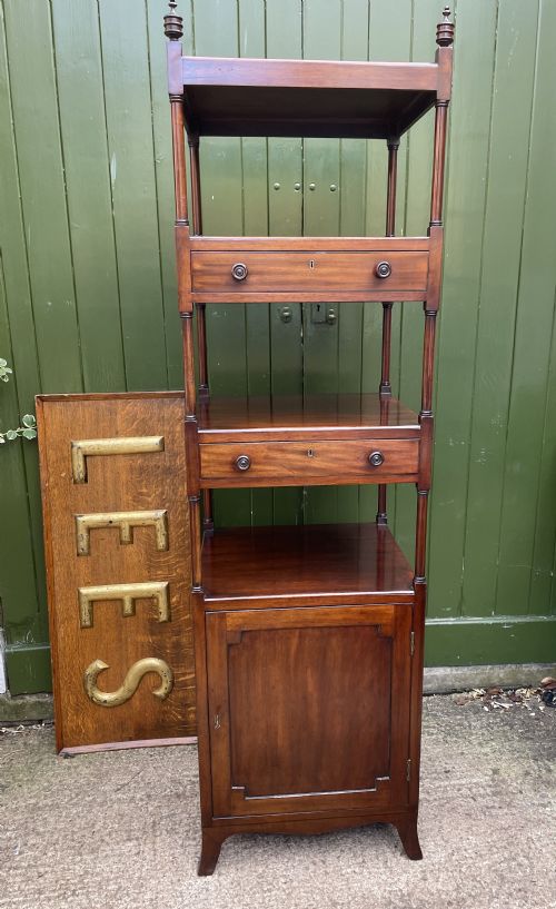 ELEGANT LATE C18TH GEORGE III PERIOD MAHOGANY ETAGERE OF UNUSUAL FORMAT - ADDITIONAL PHOTO 24