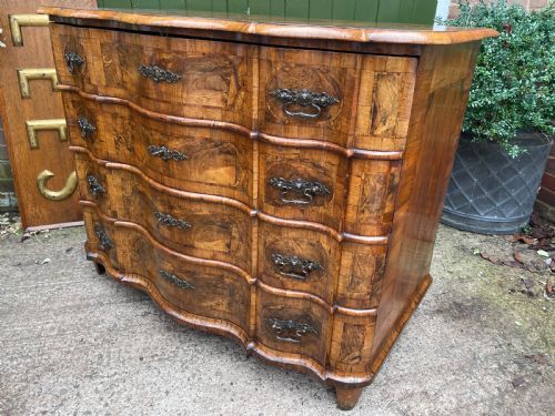 MID C18TH GERMAN SERPENTINE OUTLINE WALNUT BAROQUE PERIOD COMMODE - ADDITIONAL PHOTO 24