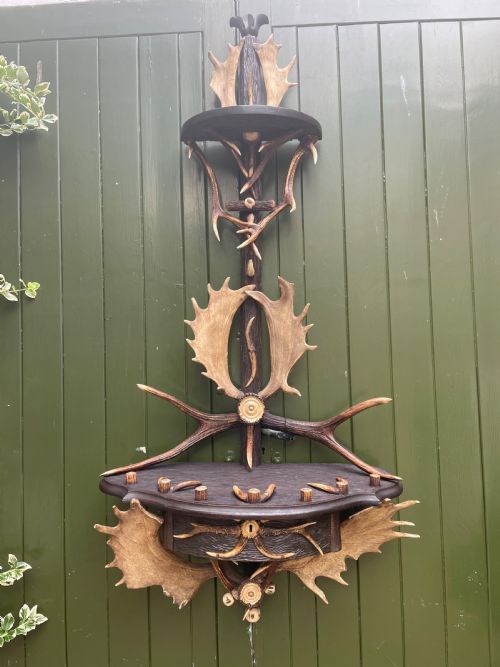 EXTRAORDINARY LATE C19TH SWISS OR SOUTH GERMAN BLACK FOREST DEER ANTLER HORN AND LINDEN WOOD WALLHANGING HAT AND COAT STAND - ADDITIONAL PHOTO 3