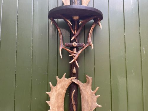EXTRAORDINARY LATE C19TH SWISS OR SOUTH GERMAN BLACK FOREST DEER ANTLER HORN AND LINDEN WOOD WALLHANGING HAT AND COAT STAND - ADDITIONAL PHOTO 15