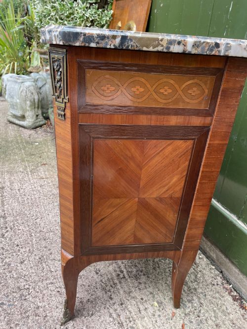 LATE C19TH FRENCH WALNUT SATINWOOD ROSEWOOD TULIPWOOD AND KINGWOOD MARBLETOPPED COMMODE OF LOUIS XVI PERIOD TRANSITIONAL DESIGN - ADDITIONAL PHOTO 25