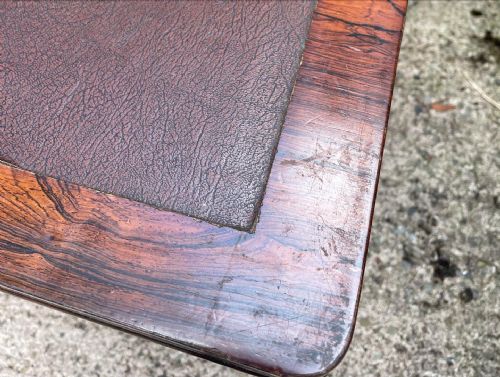 A RARE MATCHING PAIR OF EARLY C19TH GEORGE IV PERIOD ROSEWOOD LIBRARY TABLES - ADDITIONAL PHOTO 9