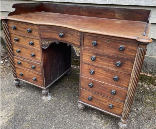 EARLY C19TH REGENCY MAHOGANY CONCAVEFRONT KNEEHOLE DRESSING TABLE OR WASHSTAND - ADDITIONAL PHOTO 3