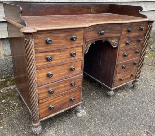 EARLY C19TH REGENCY MAHOGANY CONCAVEFRONT KNEEHOLE DRESSING TABLE OR WASHSTAND - ADDITIONAL PHOTO 1