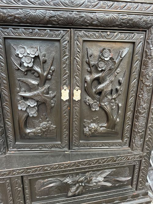 EARLY C20TH JAPANESE TAISHO ERA CARVED AND EBONISED SHODANA OR DISPLAY CABINET ON STAND - ADDITIONAL PHOTO 6