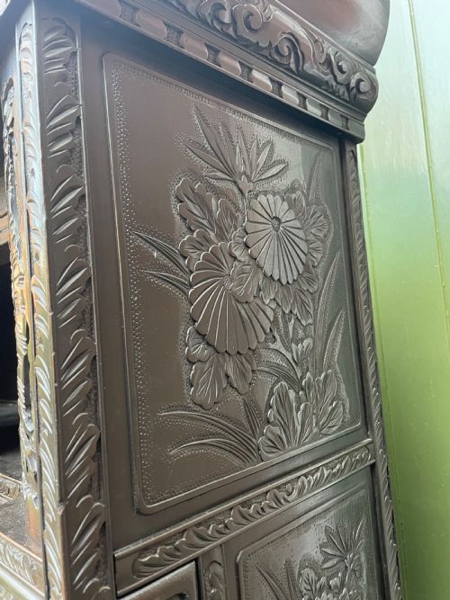 EARLY C20TH JAPANESE TAISHO ERA CARVED AND EBONISED SHODANA OR DISPLAY CABINET ON STAND - ADDITIONAL PHOTO 11