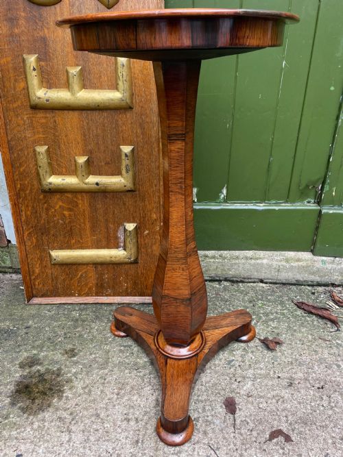 EARLY C19TH GEORGE IV PERIOD FIGURED ROSEWOOD AND INSET MARBLE TOP OCCASIONAL TABLE - ADDITIONAL PHOTO 3