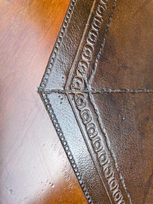 LATE C19TH OCTAGONAL WALNUT REFORMED GOTHIC STYLE WALNUT CENTRE OR LIBRARY TABLE RETAINING THE ORIGINAL TOOLED MOROCCAN LEATHER INSET TOP - ADDITIONAL PHOTO 9