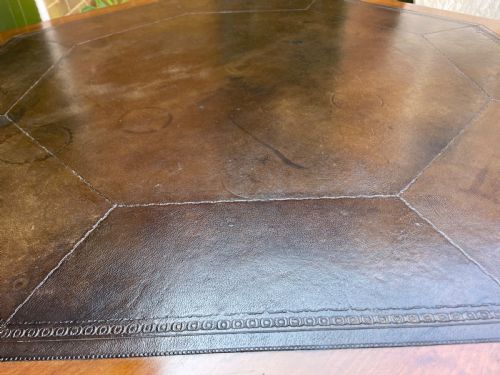 LATE C19TH OCTAGONAL WALNUT REFORMED GOTHIC STYLE WALNUT CENTRE OR LIBRARY TABLE RETAINING THE ORIGINAL TOOLED MOROCCAN LEATHER INSET TOP - ADDITIONAL PHOTO 10