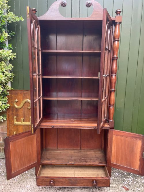 EARLY C19TH REGENCY PERIOD MAHOGANY BOOKCASE CABINET OF UNUSUAL FORM AND DESIGN - ADDITIONAL PHOTO 7