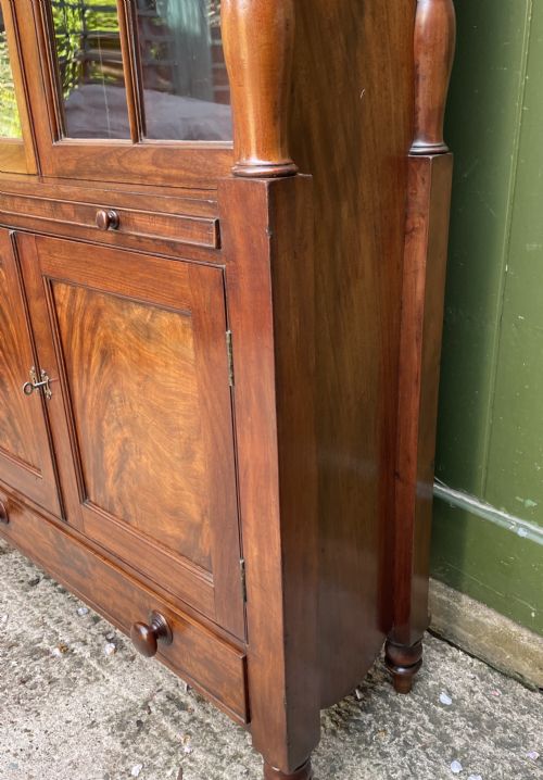 EARLY C19TH REGENCY PERIOD MAHOGANY BOOKCASE CABINET OF UNUSUAL FORM AND DESIGN - ADDITIONAL PHOTO 9