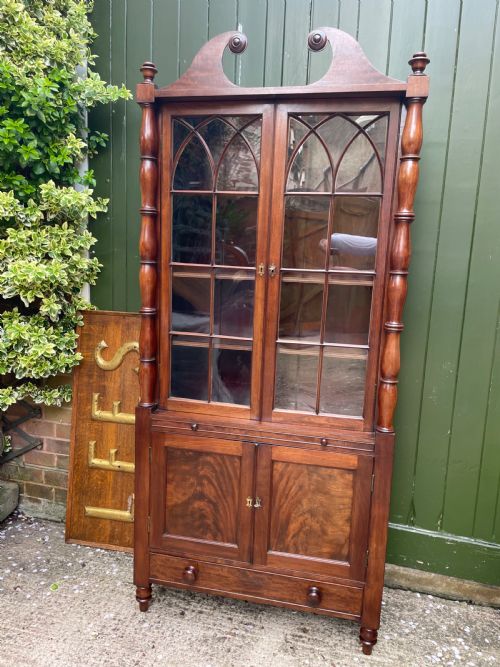 EARLY C19TH REGENCY PERIOD MAHOGANY BOOKCASE CABINET OF UNUSUAL FORM AND DESIGN - ADDITIONAL PHOTO 11