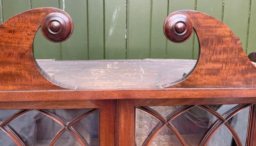 EARLY C19TH REGENCY PERIOD MAHOGANY BOOKCASE CABINET OF UNUSUAL FORM AND DESIGN - ADDITIONAL PHOTO 14
