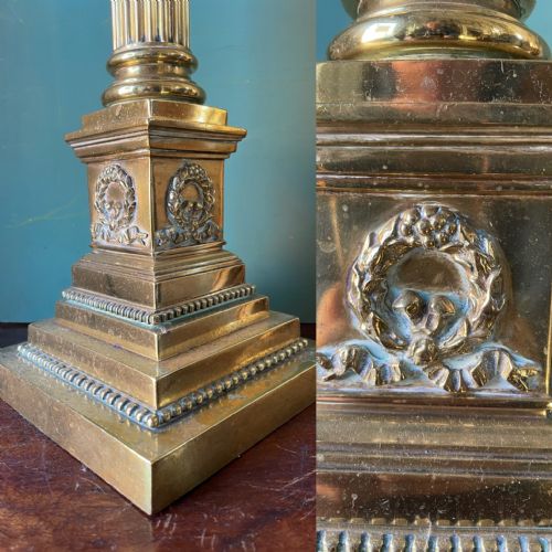 LATE C19TH EARLY C20TH BRASS CLASSICAL COLUMN TABLE LAMP OF GOOD LARGE SCALE AND PROPORTIONS - ADDITIONAL PHOTO 17