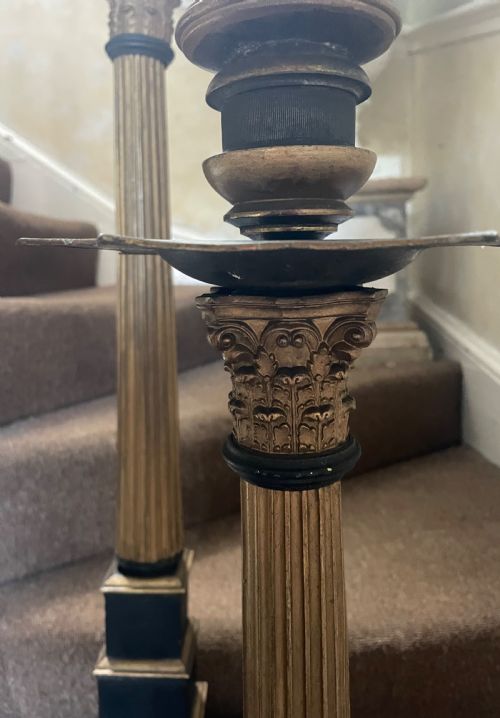 SCARCE SET OF 3 TALL C19TH GRADUATED HEIGHT DECORATED AND PAINTED BRASS CORINTHIAN COLUMN MASONIC CANDLESTICKS - ADDITIONAL PHOTO 7