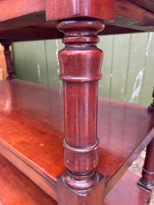 EARLY C19TH GEORGE IV PERIOD MAHOGANY 3TIER BUFFET OR SERVING TABLE OF UNUSUAL FORMAT - ADDITIONAL PHOTO 5