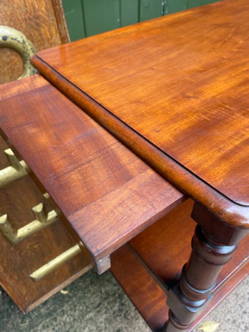 EARLY C19TH GEORGE IV PERIOD MAHOGANY 3TIER BUFFET OR SERVING TABLE OF UNUSUAL FORMAT - ADDITIONAL PHOTO 9