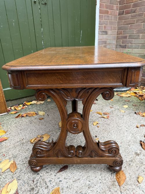 EARLY C19TH WILLIAM IV PERIOD OAK LIBRARY TABLE OF BROAD SCALE AND PROPORTIONS - ADDITIONAL PHOTO 3