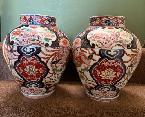 fig 1. Pair of late C17th / early C18th Japanese Genroku period vases decorated in the Imari palette.
