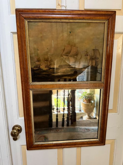INTERESTING AND RARE EARLY C19TH MAPLEFRAMED DIVIDED 2SECTION MIRROR WITH A REVERSE GLASS PRINT ABOVE DEPICTING AN AMERICAN AND BRITISH NAVAL ENGAGEMENT - ADDITIONAL PHOTO 1