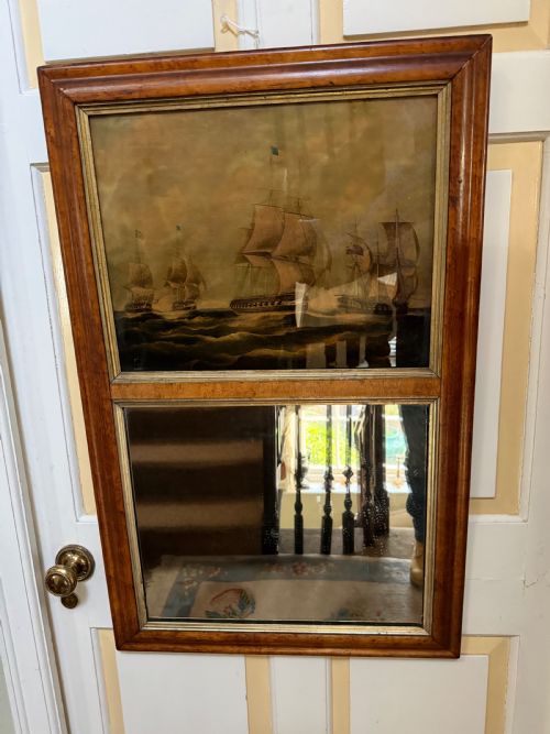 INTERESTING AND RARE EARLY C19TH MAPLEFRAMED DIVIDED 2SECTION MIRROR WITH A REVERSE GLASS PRINT ABOVE DEPICTING AN AMERICAN AND BRITISH NAVAL ENGAGEMENT - ADDITIONAL PHOTO 5