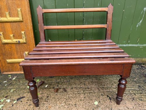 MID C19TH MAHOGANY COUNTRYHOUSE LUGGAGE STAND OF DEEP PROPORTIONS WITH A RAISED AND RAKED REAR UPSTAND SUPPORT - ADDITIONAL PHOTO 5
