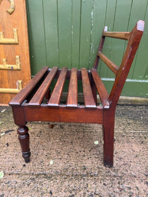 MID C19TH MAHOGANY COUNTRYHOUSE LUGGAGE STAND OF DEEP PROPORTIONS WITH A RAISED AND RAKED REAR UPSTAND SUPPORT - ADDITIONAL PHOTO 6