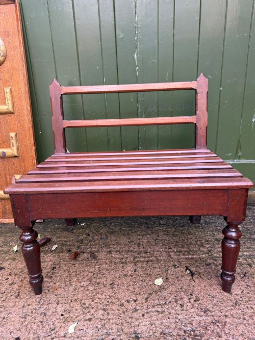 MID C19TH MAHOGANY COUNTRYHOUSE LUGGAGE STAND OF DEEP PROPORTIONS WITH A RAISED AND RAKED REAR UPSTAND SUPPORT - ADDITIONAL PHOTO 14