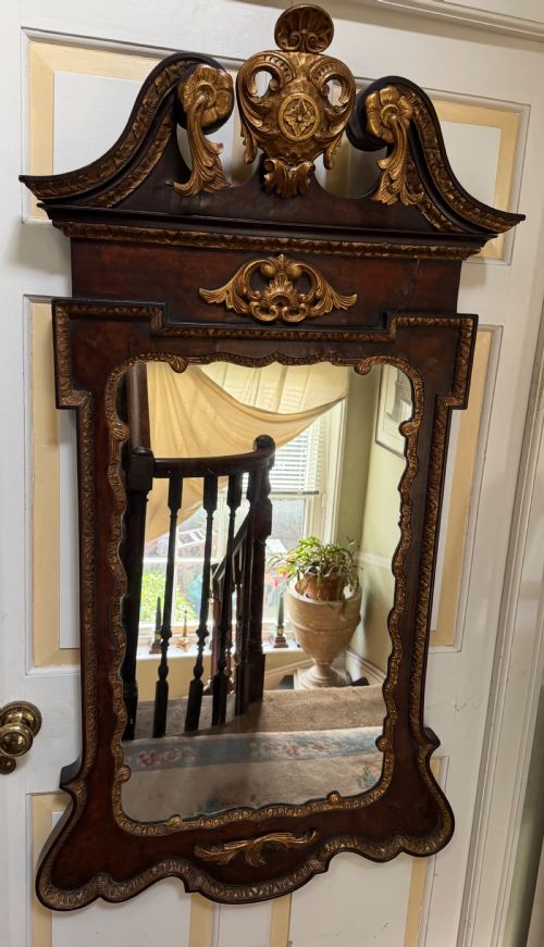 IMPRESSIVE GEORGE II PERIOD STYLE WALNUT AND PARCEL GILT FRAMED MIRROR OF LARGER SCALE AND PROPORTIONS IN THE MANNER OF WILLIAM KENT - ADDITIONAL PHOTO 15