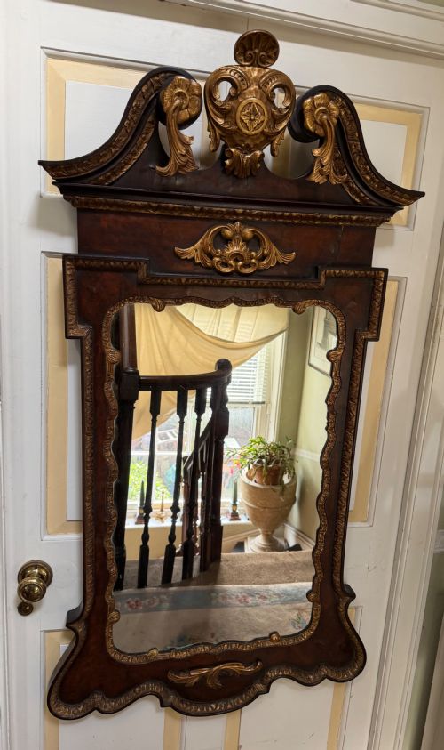IMPRESSIVE GEORGE II PERIOD STYLE WALNUT AND PARCEL GILT FRAMED MIRROR OF LARGER SCALE AND PROPORTIONS IN THE MANNER OF WILLIAM KENT - ADDITIONAL PHOTO 16