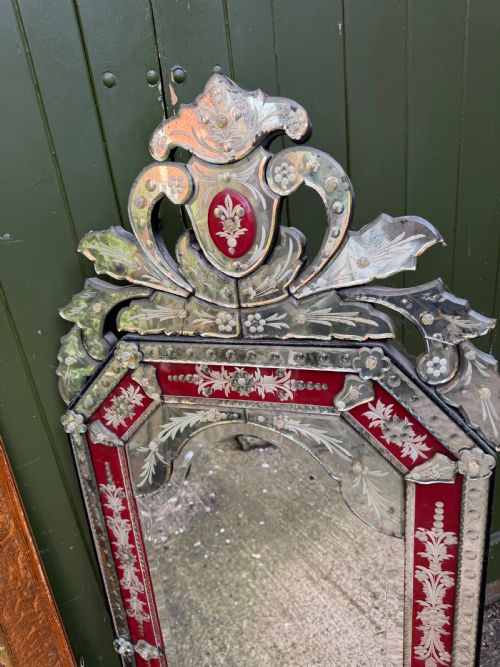 LATE C19TH EARLY C20TH ITALIAN VENETIAN CUT AND ETCHED GLASS FRAMED MIRROR WITH A RUBY RED BORDER - ADDITIONAL PHOTO 15