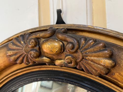 EARLY C19TH REGENCY PERIOD GILTWOOD FRAMED CONVEX PLATE MIRROR OF LARGER SCALE AND PROPORTIONS - ADDITIONAL PHOTO 3
