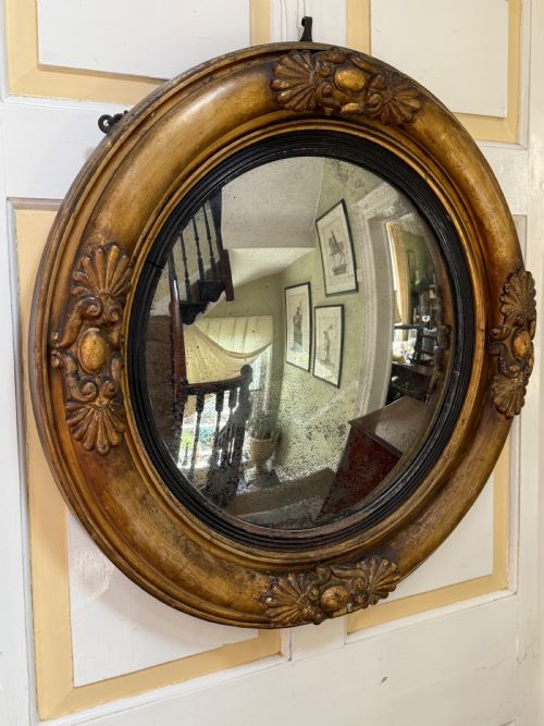 EARLY C19TH REGENCY PERIOD GILTWOOD FRAMED CONVEX PLATE MIRROR OF LARGER SCALE AND PROPORTIONS - ADDITIONAL PHOTO 7