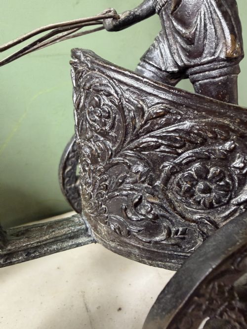 MID C19TH ITALIAN GRAND TOUR SOUVENIR BRONZE STUDY OF A CHARIOTEER WITH TWO HORSES MOUNTED UPON A WHITE MARBLE PLINTH BASE - ADDITIONAL PHOTO 8