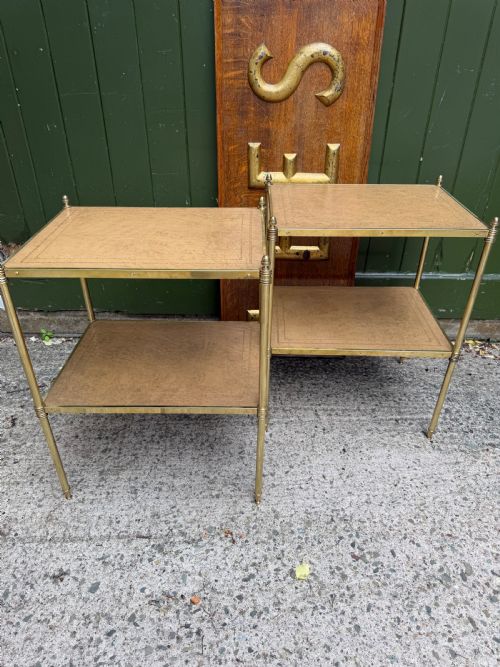 CHIC PAIR OF EARLY C20TH LACQUERED BRASSFRAMED ETAGERES WITH INSET TOOLED PANEL LEATHER SHELVES - ADDITIONAL PHOTO 14