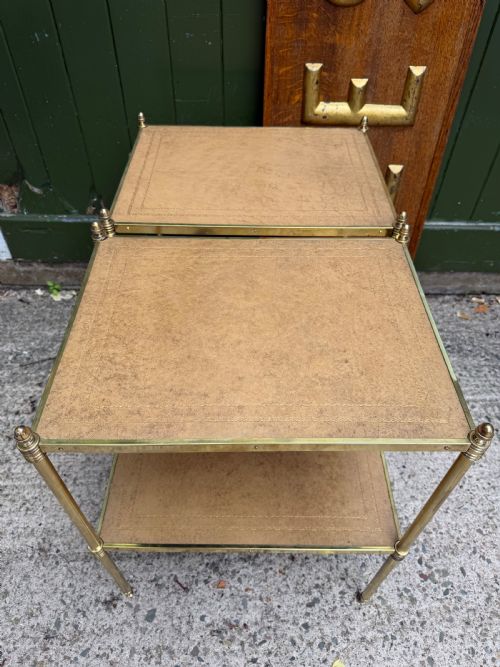 CHIC PAIR OF EARLY C20TH LACQUERED BRASSFRAMED ETAGERES WITH INSET TOOLED PANEL LEATHER SHELVES - ADDITIONAL PHOTO 19