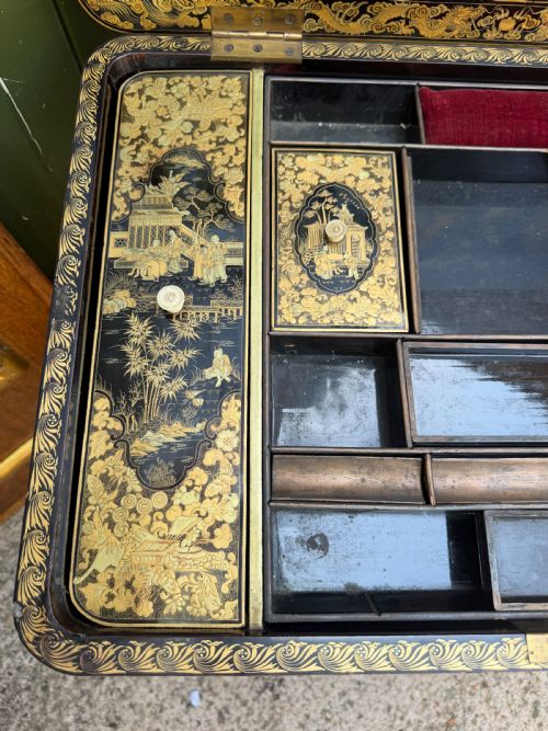 MID C19TH CHINESE EXPORT LACQUER SEWING OR LADIES WORKTABLE WITH GILDED DECORATION - ADDITIONAL PHOTO 17
