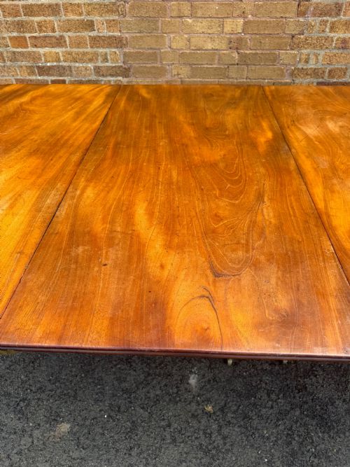 EARLY C19TH REGENCY PERIOD MAHOGANY DINING TABLE OF HIGHLY VERSATILE AND RESTRAINED DESIGN - ADDITIONAL PHOTO 9