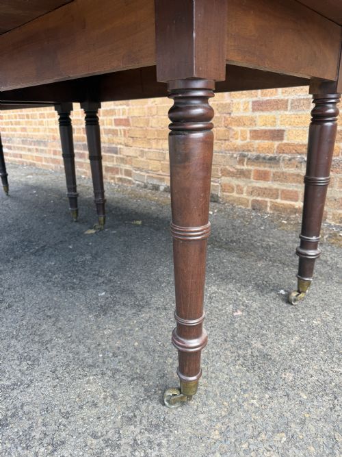 EARLY C19TH REGENCY PERIOD MAHOGANY DINING TABLE OF HIGHLY VERSATILE AND RESTRAINED DESIGN - ADDITIONAL PHOTO 28