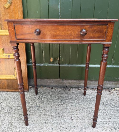 FINELYDRAWN ELEGANT EARLY C19TH LATE GEORGE III PERIOD RECTANGULAR MAHOGANY LAMP OR OCCASIONAL TABLE OF SCARCE DESIGN AND FREESTANDING FORM - ADDITIONAL PHOTO 8