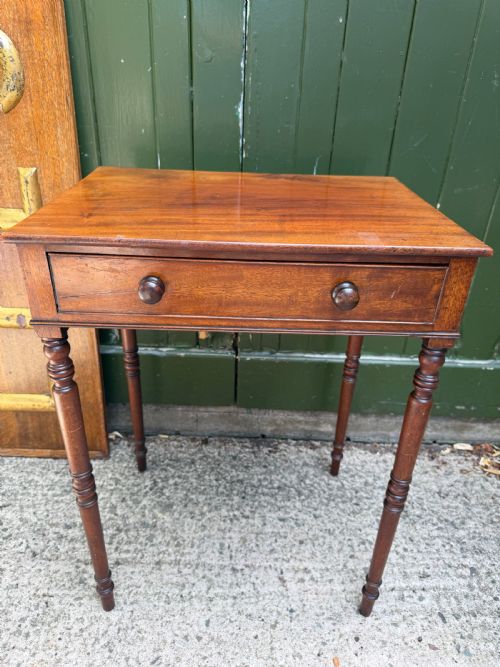 FINELYDRAWN ELEGANT EARLY C19TH LATE GEORGE III PERIOD RECTANGULAR MAHOGANY LAMP OR OCCASIONAL TABLE OF SCARCE DESIGN AND FREESTANDING FORM - ADDITIONAL PHOTO 9