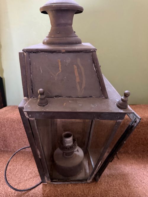 PAIR OF LATE C19TH EARLY C20TH VERDIGRIS PATINATED COPPER NEOCLASSICAL DESIGN COACHHOUSE STYLE WALL LANTERNS - ADDITIONAL PHOTO 10