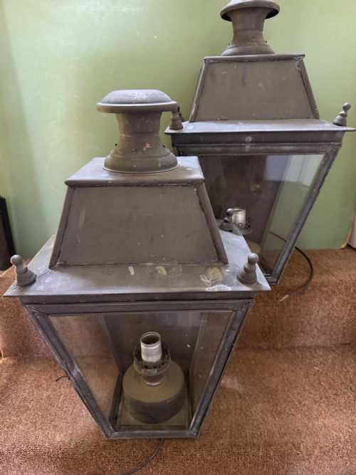 PAIR OF LATE C19TH EARLY C20TH VERDIGRIS PATINATED COPPER NEOCLASSICAL DESIGN COACHHOUSE STYLE WALL LANTERNS - ADDITIONAL PHOTO 12
