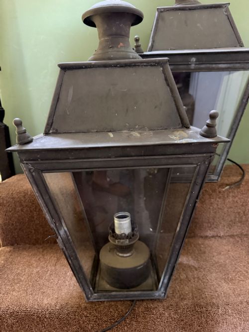 PAIR OF LATE C19TH EARLY C20TH VERDIGRIS PATINATED COPPER NEOCLASSICAL DESIGN COACHHOUSE STYLE WALL LANTERNS - ADDITIONAL PHOTO 13
