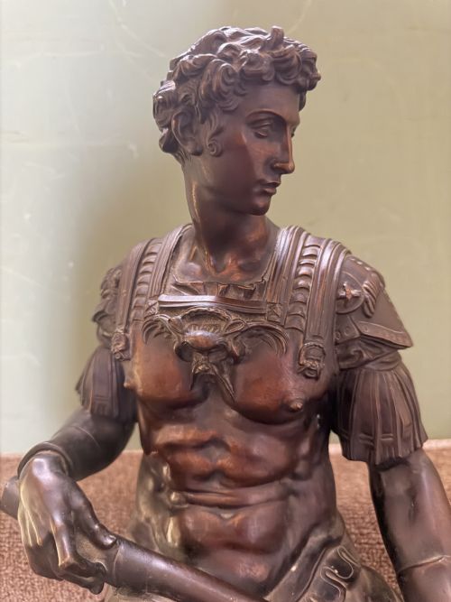 FINELY CAST PAIR OF LARGE C19TH ITALIAN GRAND TOUR SOUVENIR BRONZE SCULPTURES OF LORENZO GUILIANO DE MEDICI AFTER MICHELANGELO - ADDITIONAL PHOTO 4