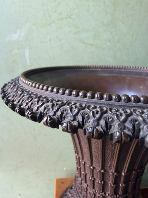 PAIR OF EARLY C19TH FRENCH CHARLES X PERIOD BRONZE VASES ON SIENA MARBLE BASES - ADDITIONAL PHOTO 6