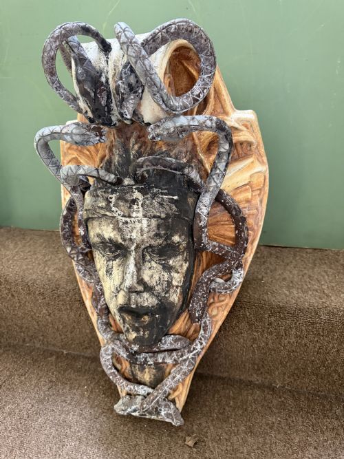 HIGHLY DECORATIVE EARLY C20TH CARVED STONE AND LEADMOUNTED MEDUSA HEAD WALLBRACKET - ADDITIONAL PHOTO 3